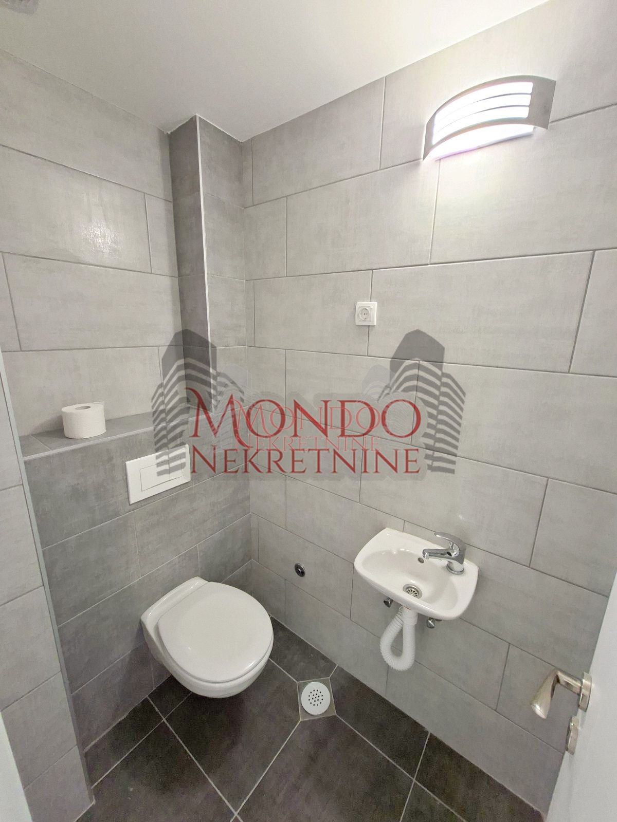 Troiposoban nenamešten stan,novogradnja Sunny Hill,Ledena Stena