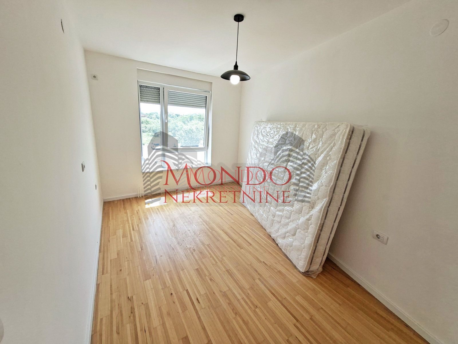 Troiposoban nenamešten stan,novogradnja Sunny Hill,Ledena Stena