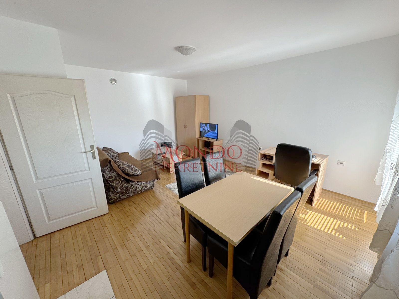 Garsonjera u blizini Pravnog fakulteta, novogradnja