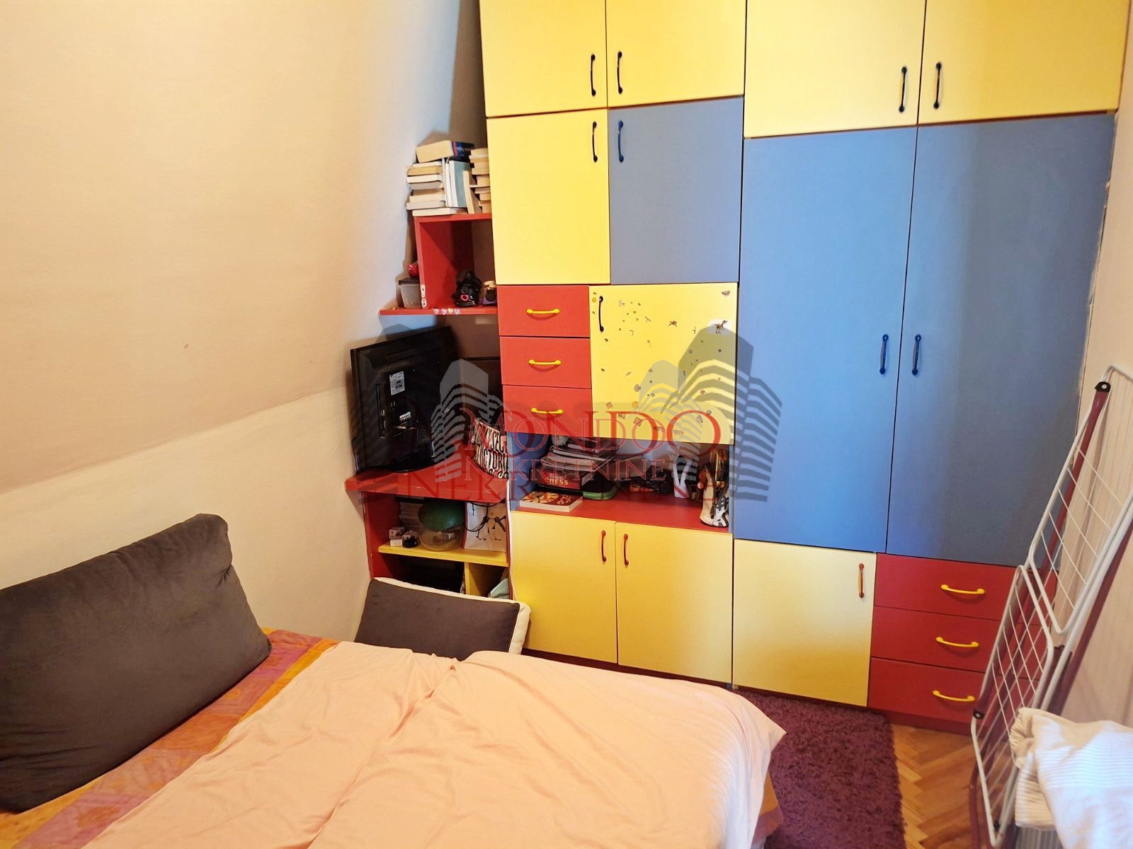 Jednoiposoban stan kod Pravnog i Ekonomskog fakulteta