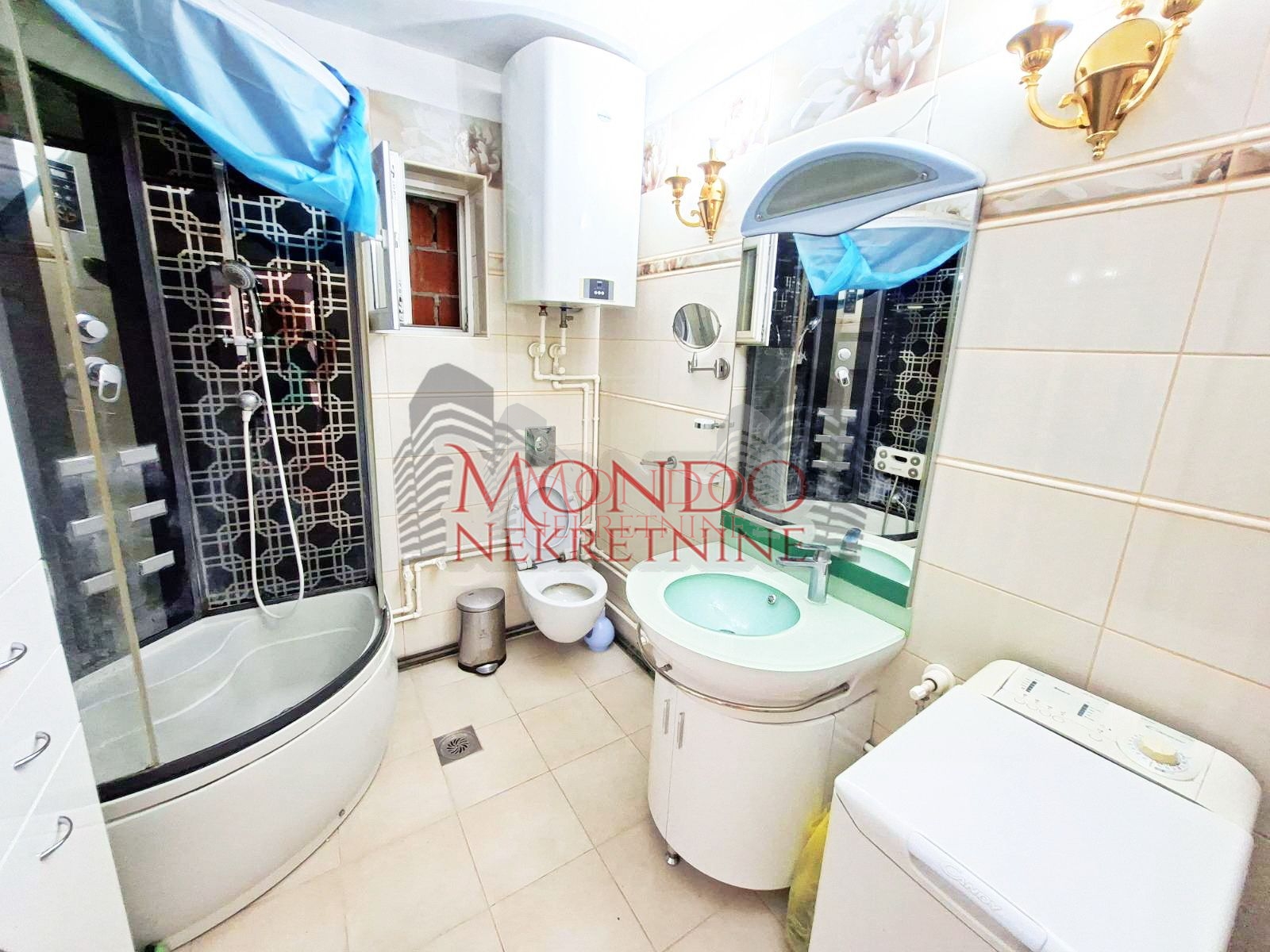 Dvoiposoban stan u kući u centru Niša
