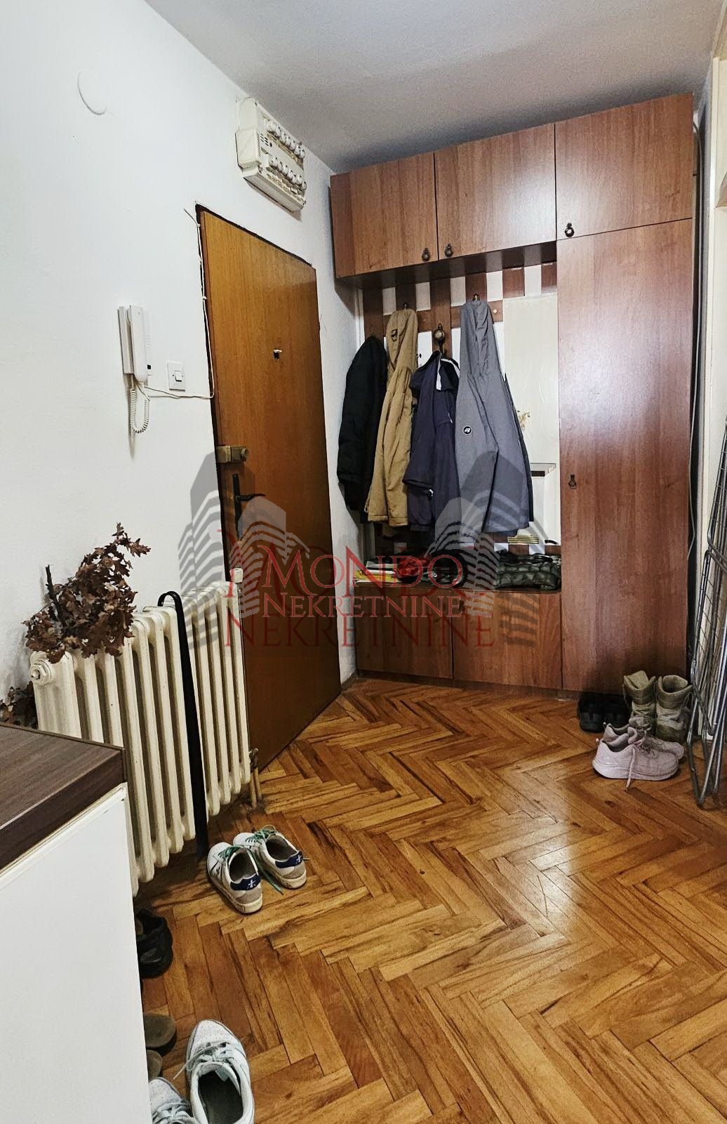 Prodaje se dvosoban stan u centru Niša