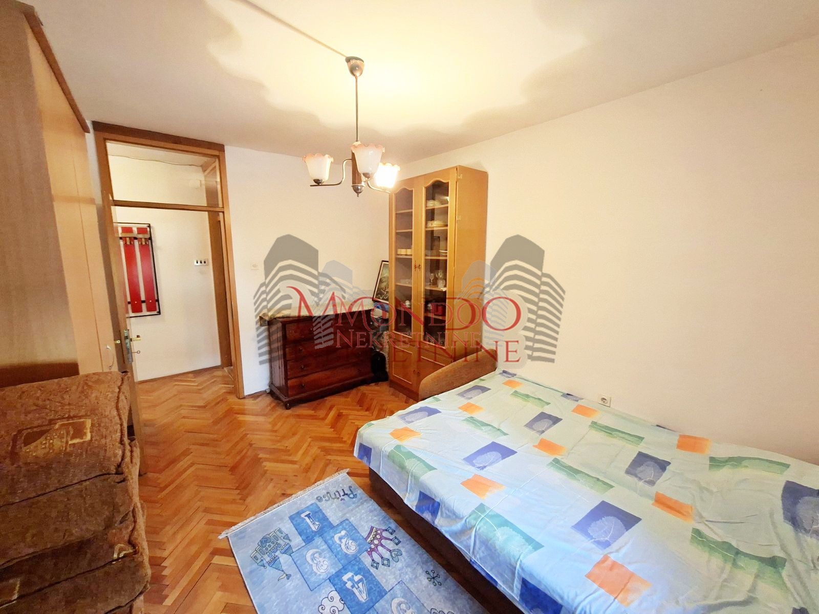 Trosoban stan kod Čaira, cg, 2 sprat, Niš