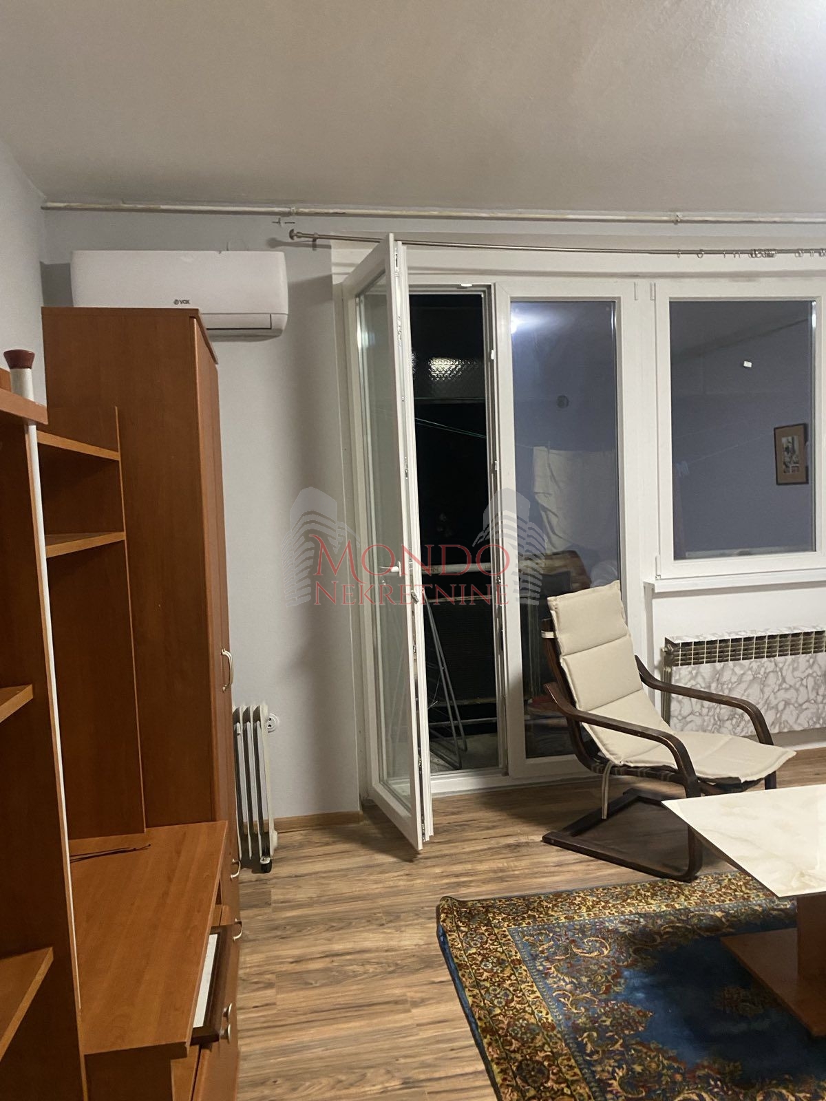 Dvosoban stan kod vojne bolnice, ta, peti sprat, Niš