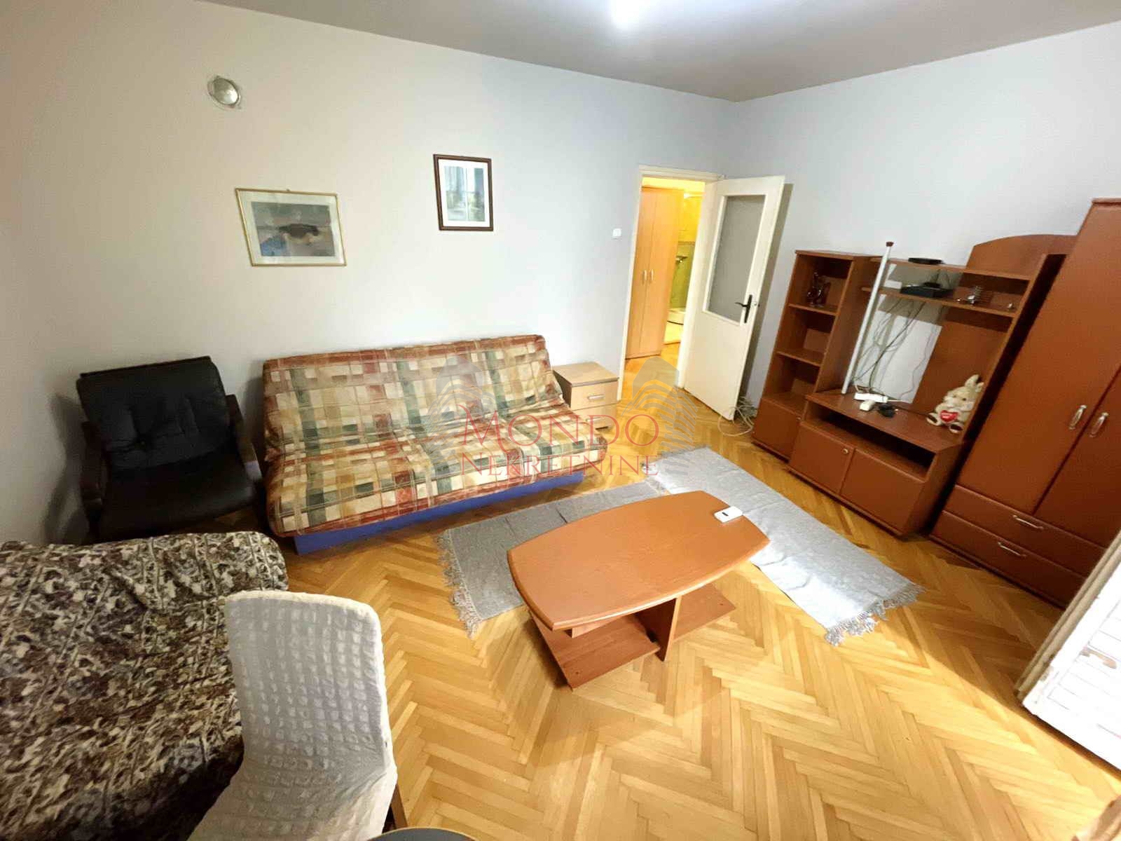 Dvosoban stan kod vojne bolnice, ta, peti sprat, Niš