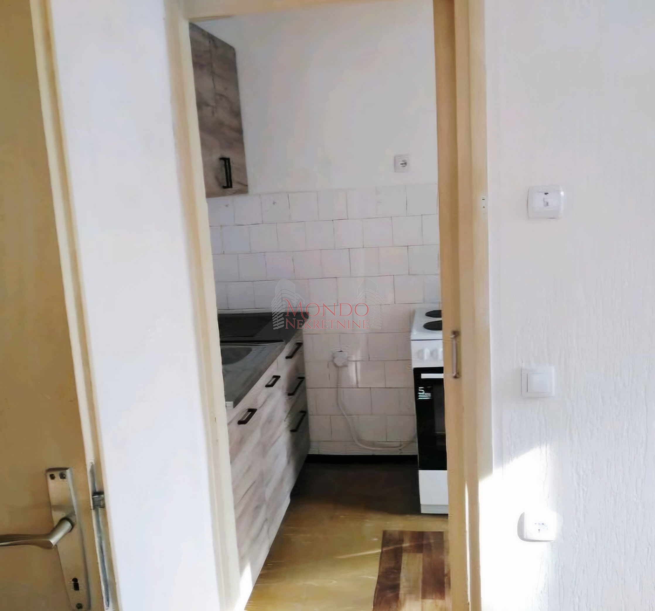 42 m2,  jednosoban, Bulevar Nemanjića