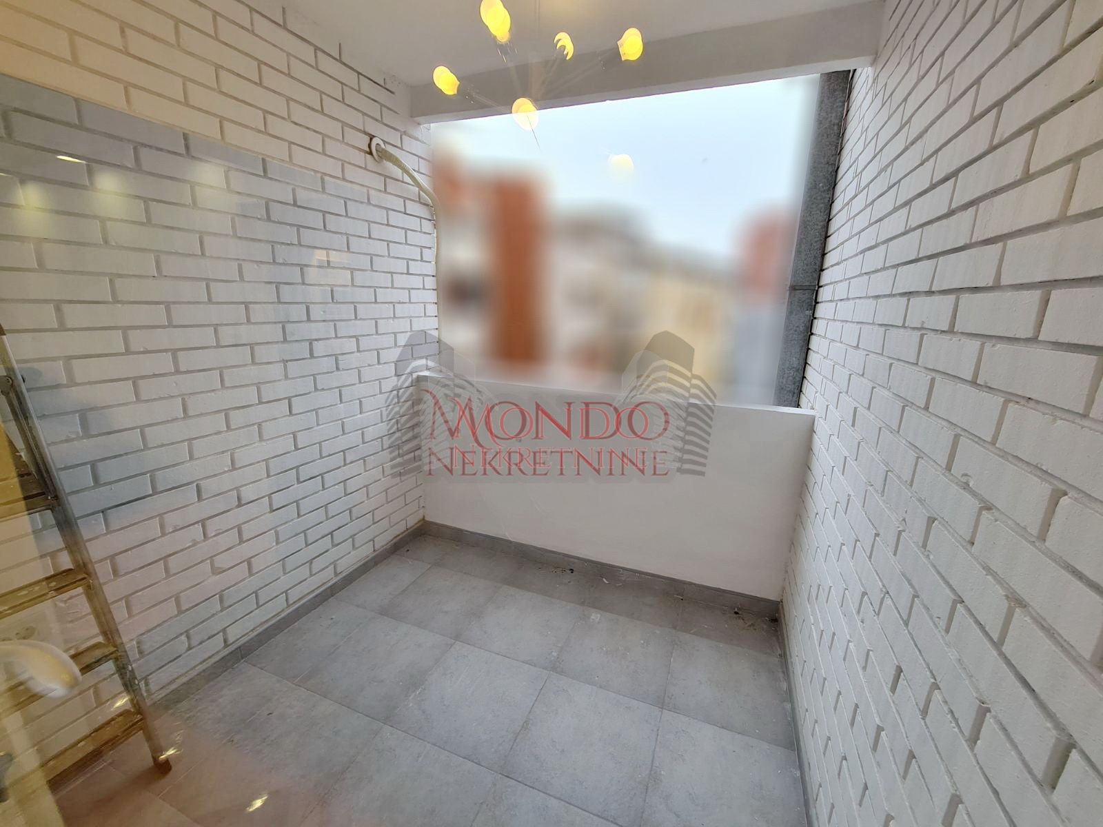 Odlican dvoiposoban stan u samom centru grada, renoviran!