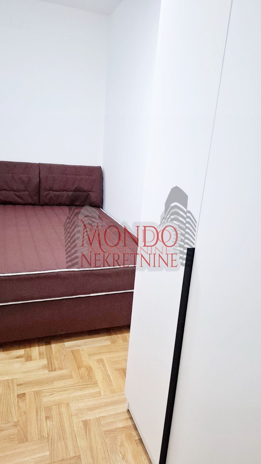 Prodaje se jednoiposoban stan kod Delte