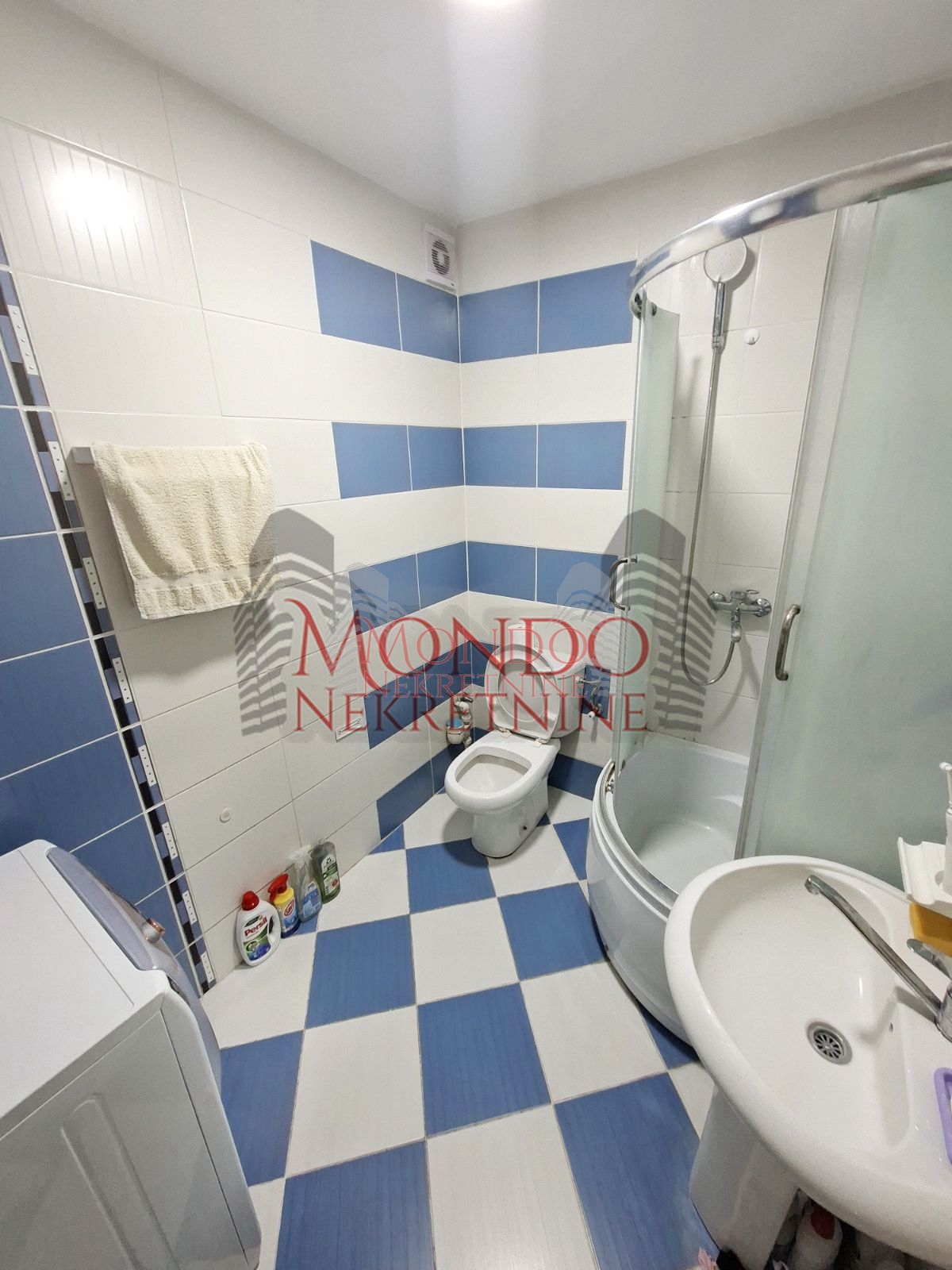 Jednoiposoban LUX stan kod Doma zdravlja
