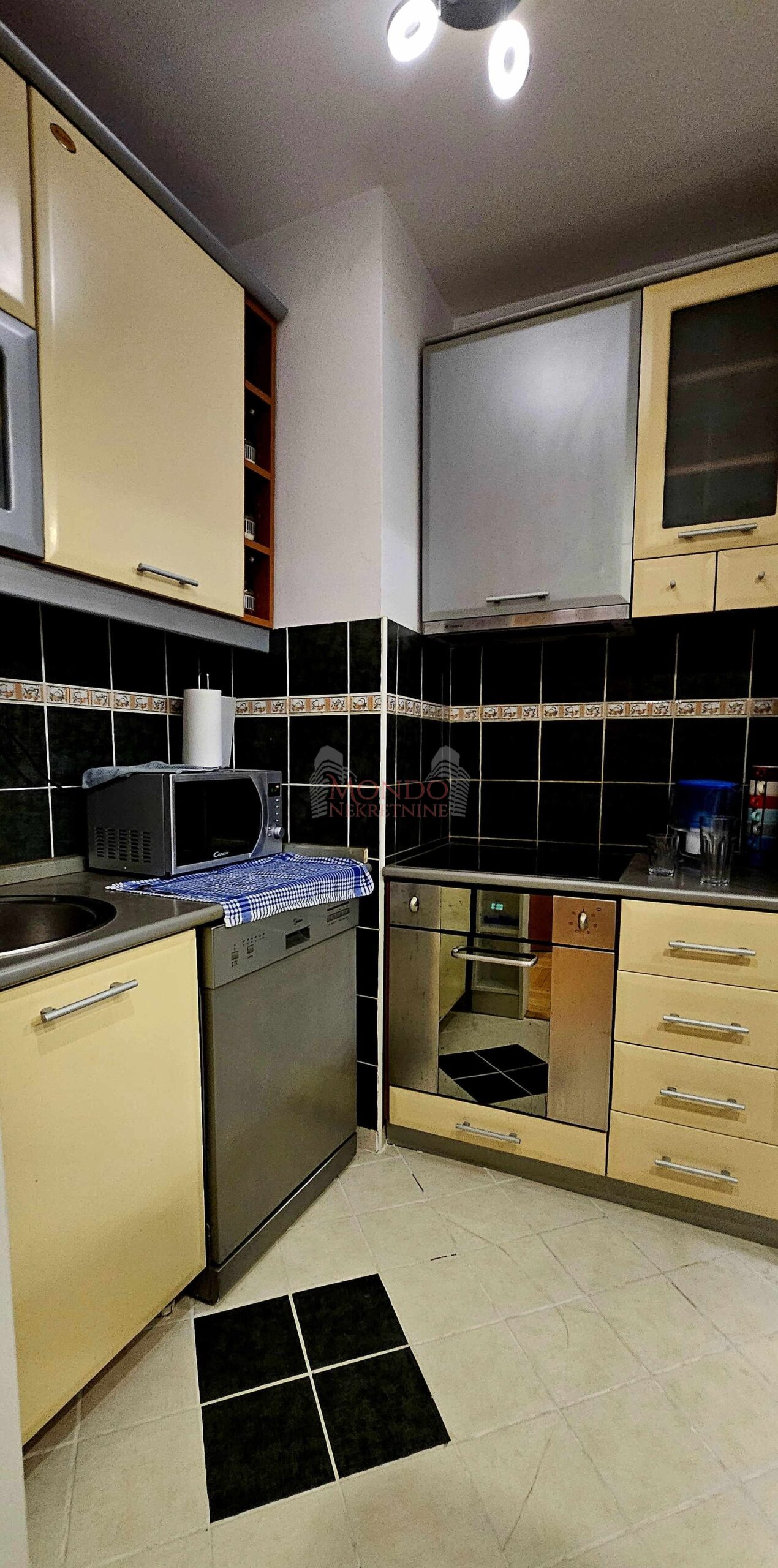 Ekskluzivna prodaja, 3.5 soban, 67 m2, Duvanište