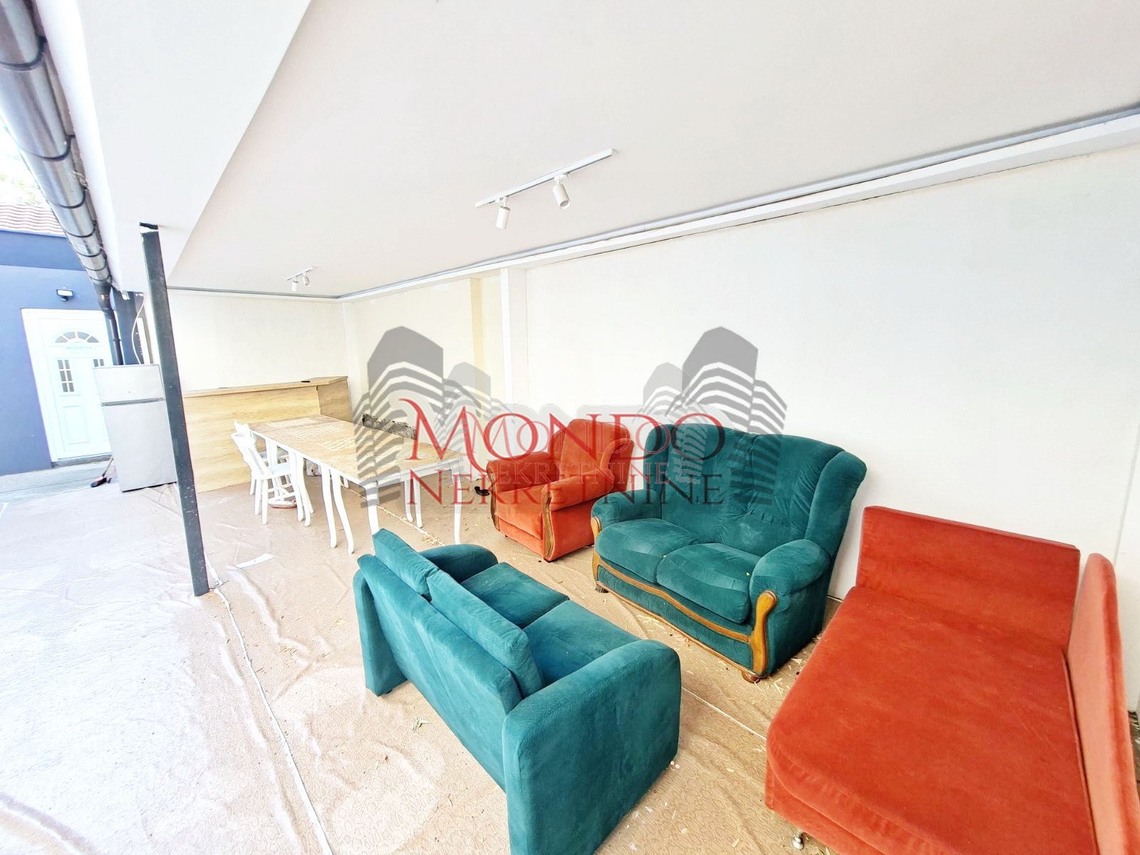Lokal Kod Crkve Sv. Luka, TA, 12m2, Niš