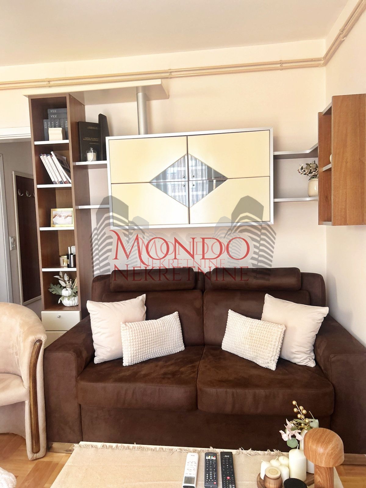 Prodaje se jednoiposoban opremljen stan  na Paliluli