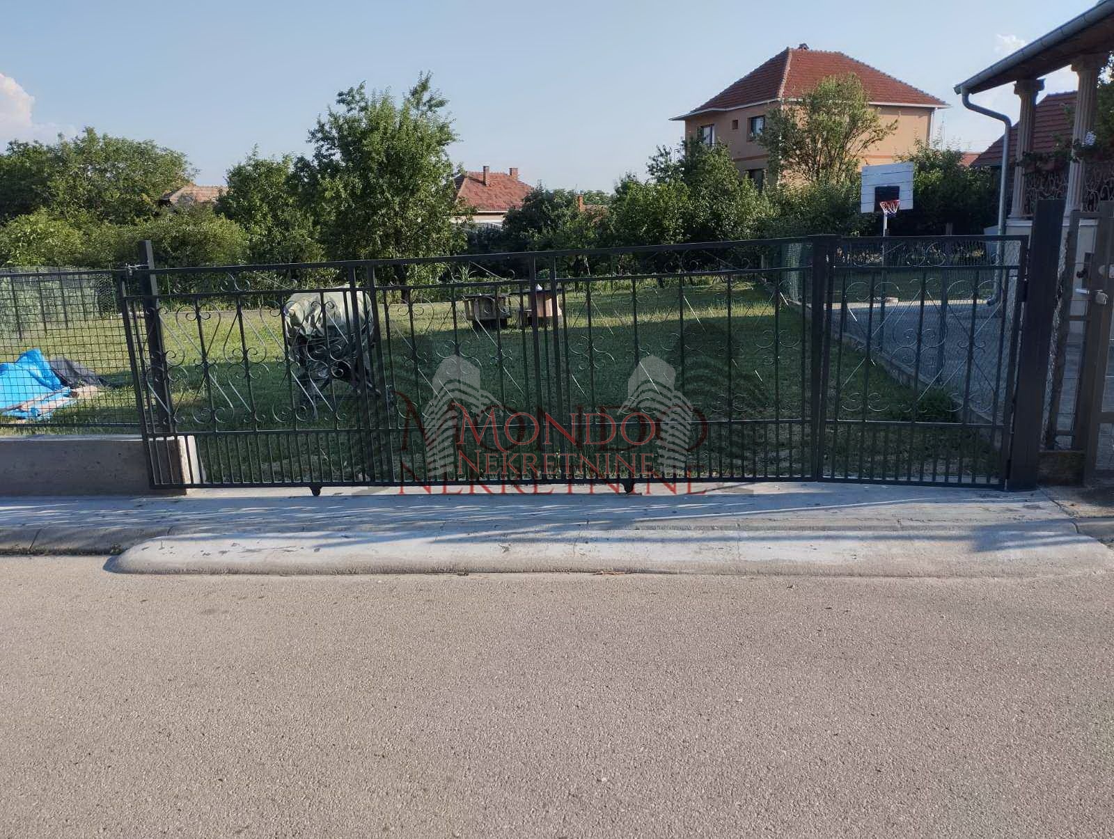 Izdavanje placa D Komren