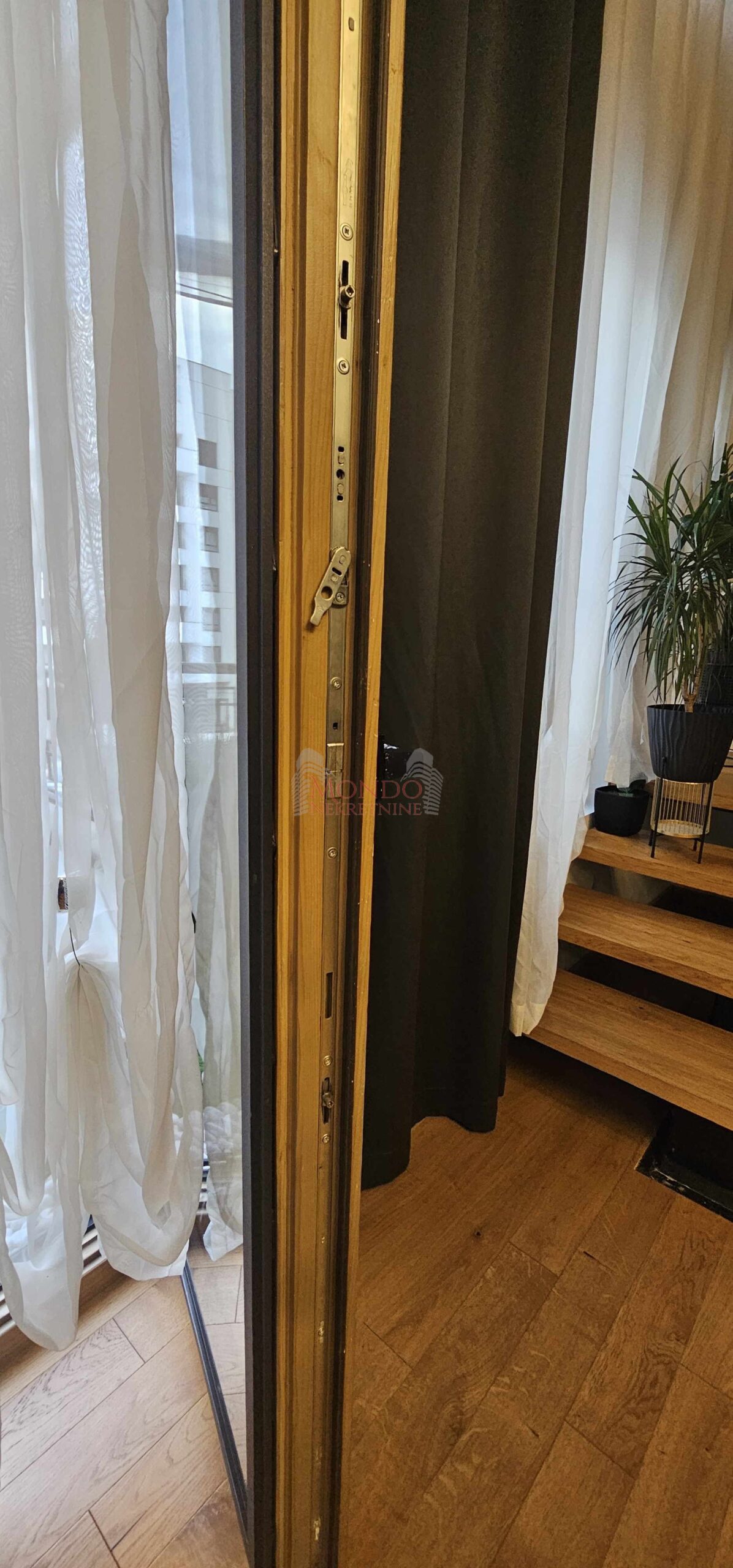Lux  4.0 soban, 132 m2 + 46 m2, Pantelej