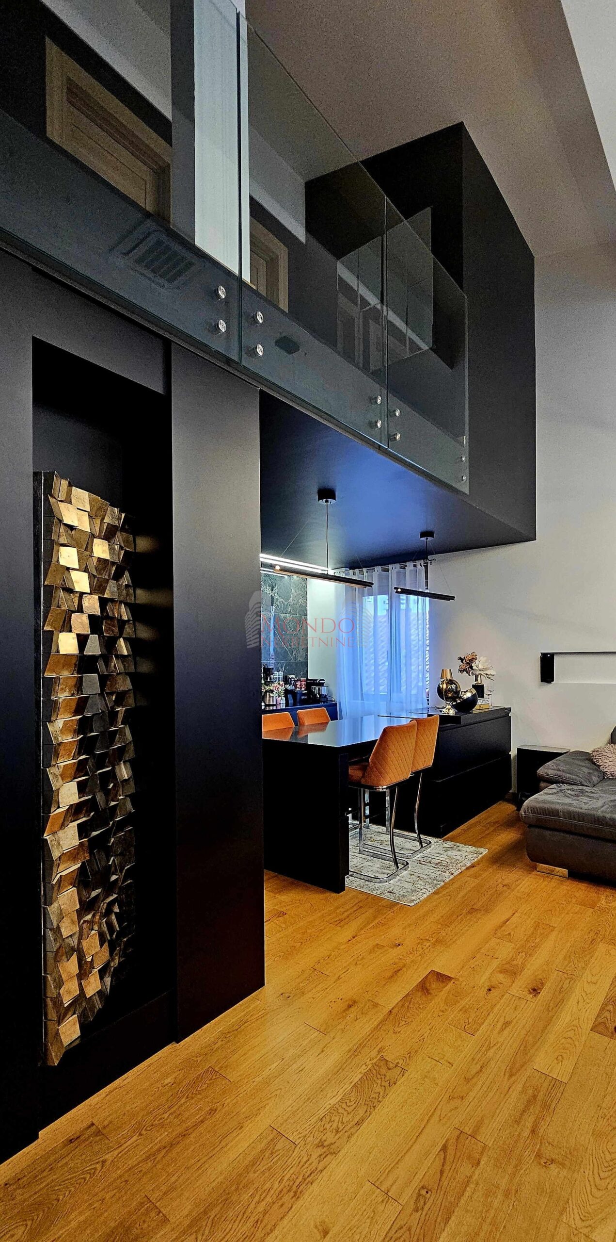 Lux  4.0 soban, 132 m2 + 46 m2, Pantelej