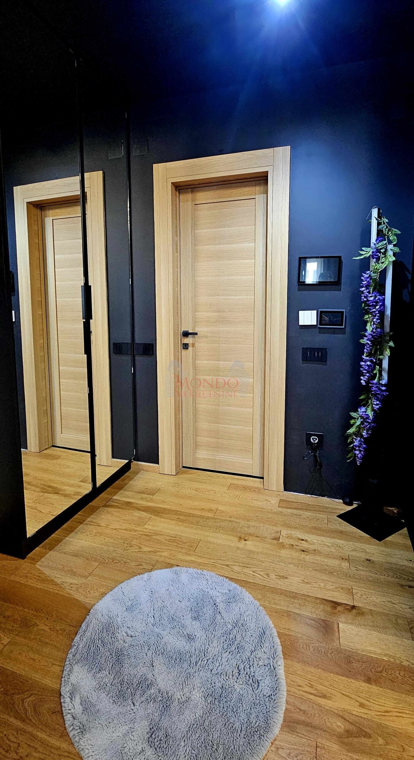 Lux  4.0 soban, 132 m2 + 46 m2, Pantelej