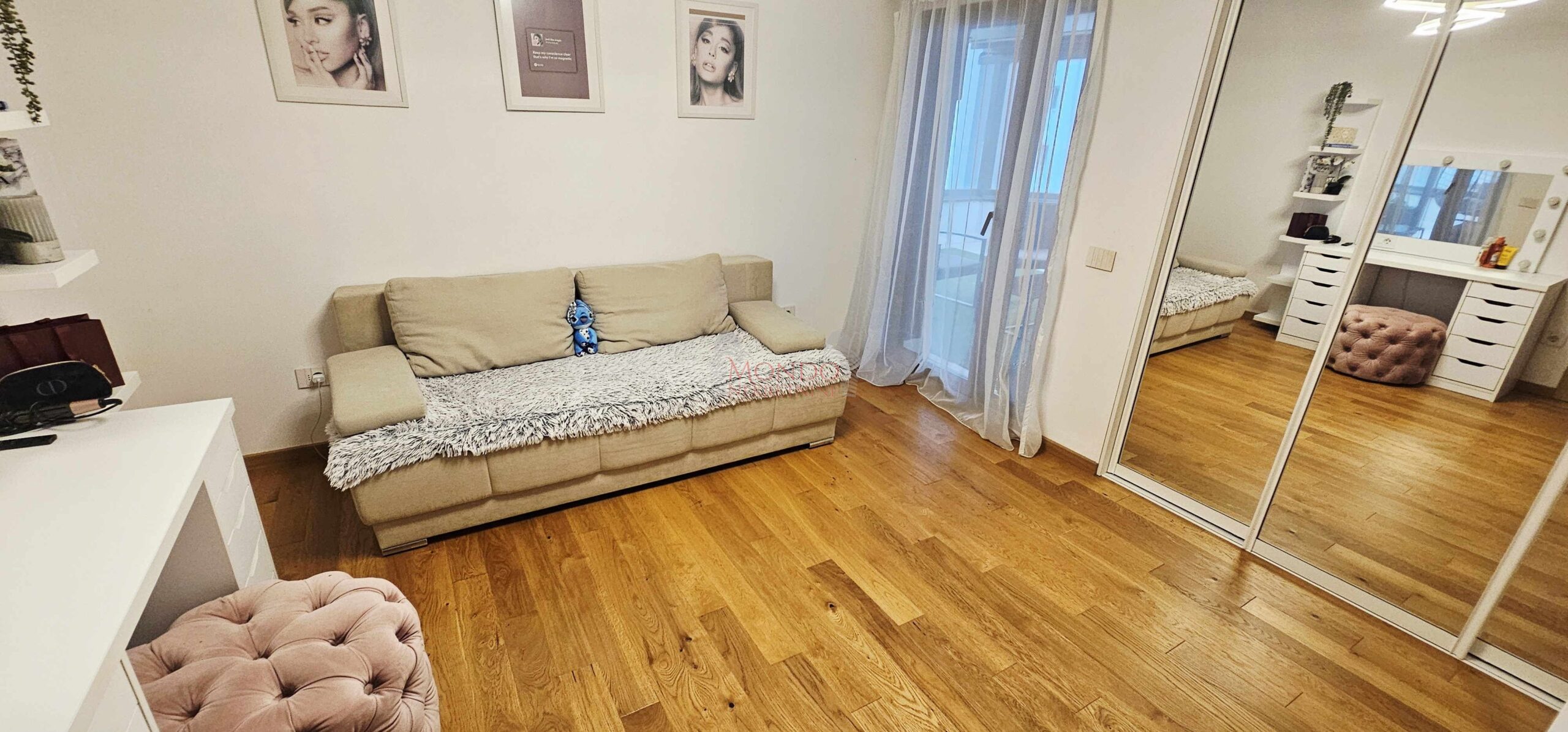 Lux  4.0 soban, 132 m2 + 46 m2, Pantelej
