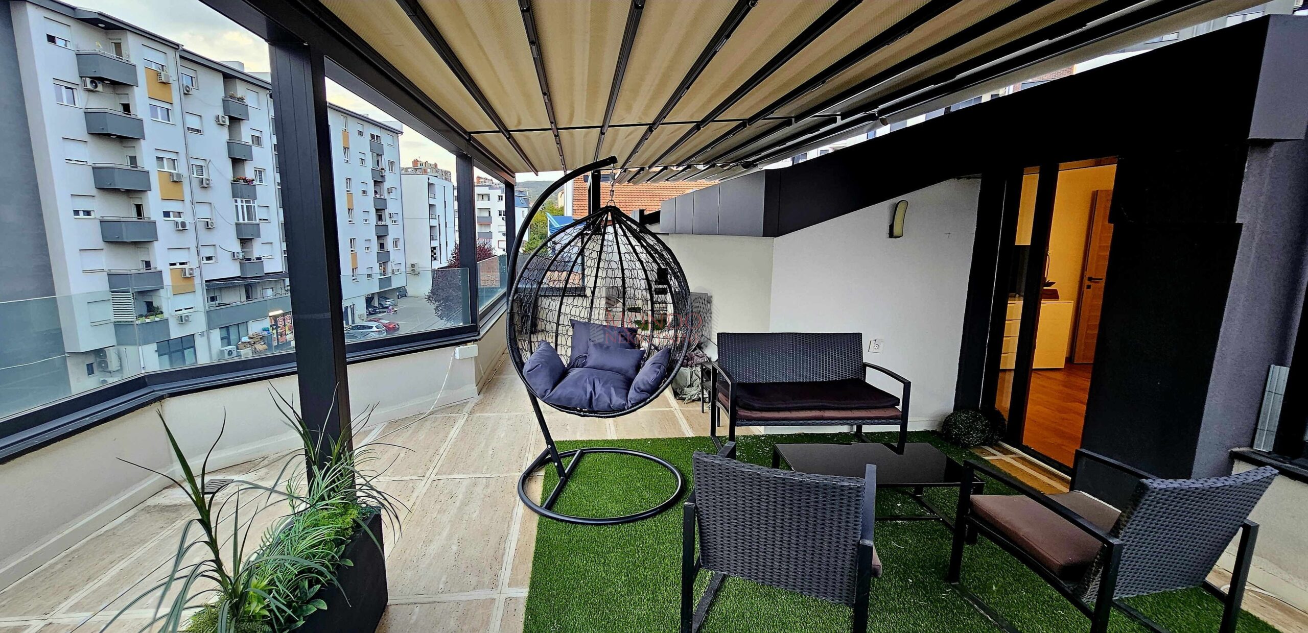 Lux  4.0 soban, 132 m2 + 46 m2, Pantelej