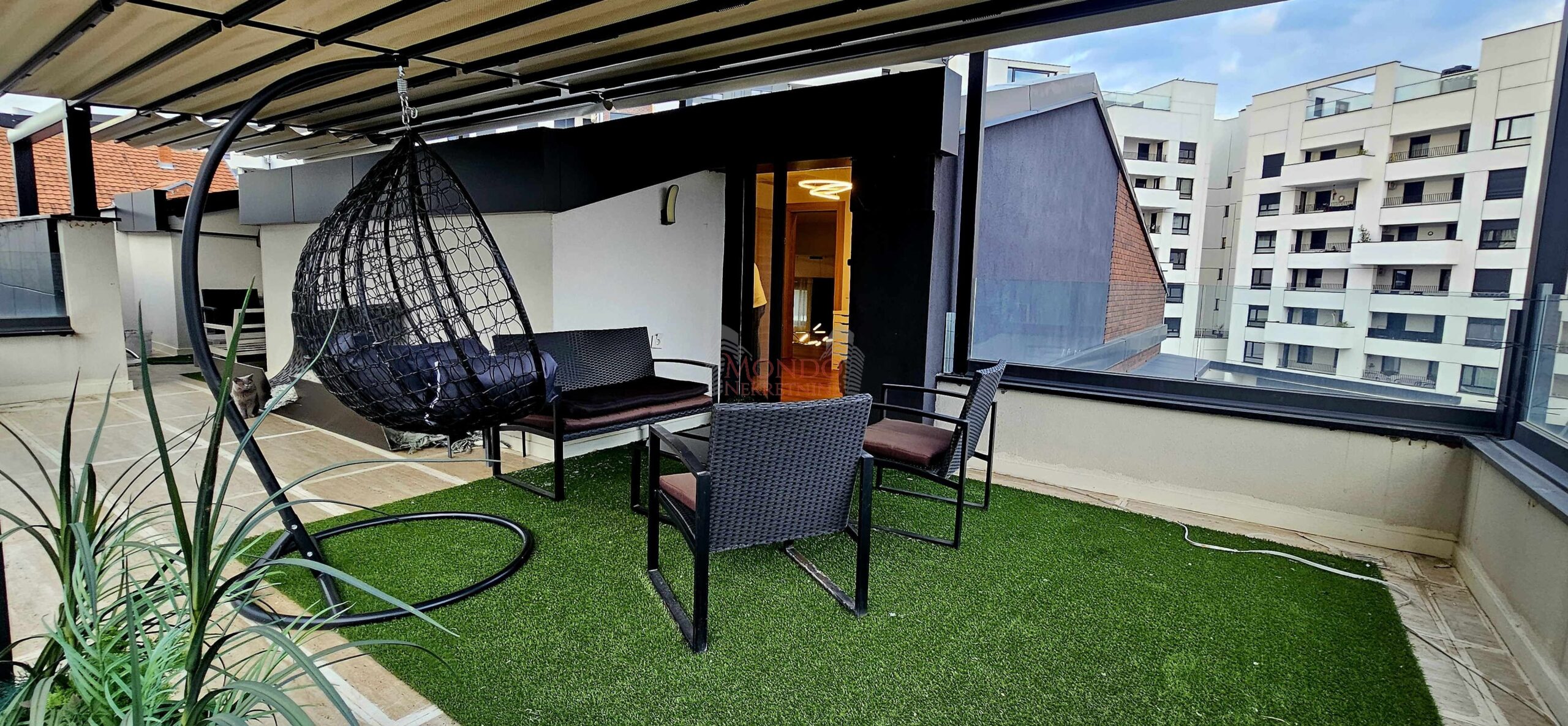 Lux  4.0 soban, 132 m2 + 46 m2, Pantelej