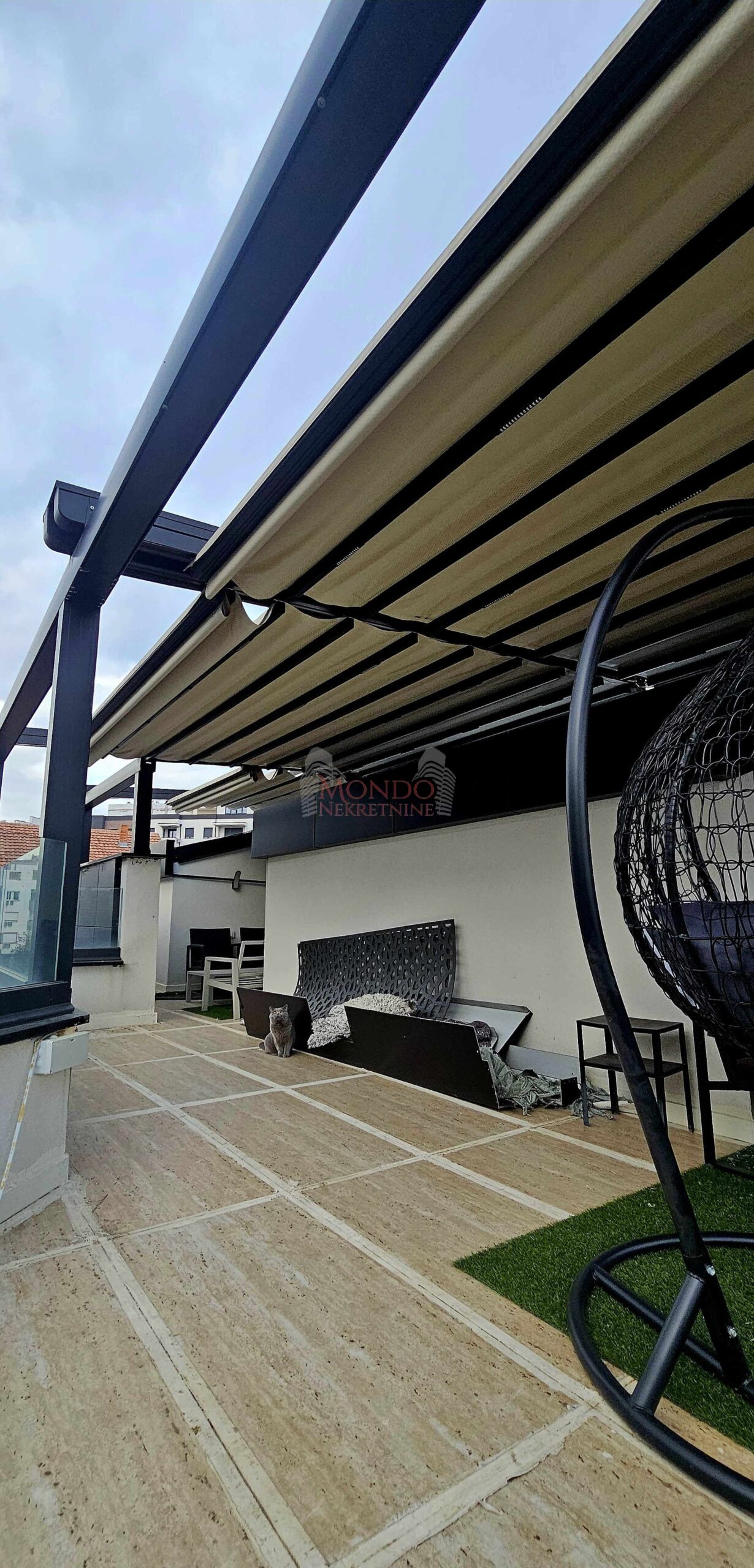 Lux  4.0 soban, 132 m2 + 46 m2, Pantelej