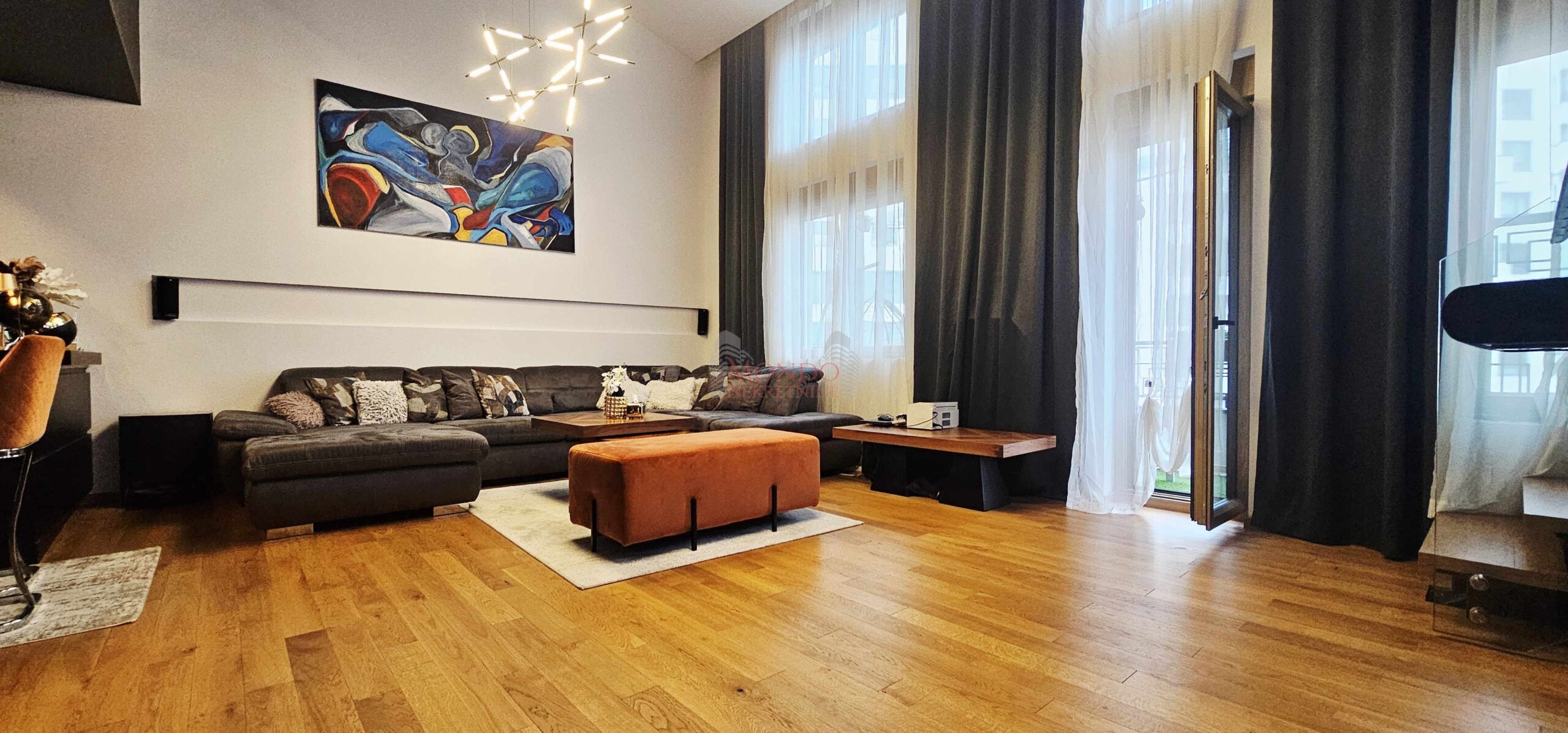 Lux  4.0 soban, 132 m2 + 46 m2, Pantelej