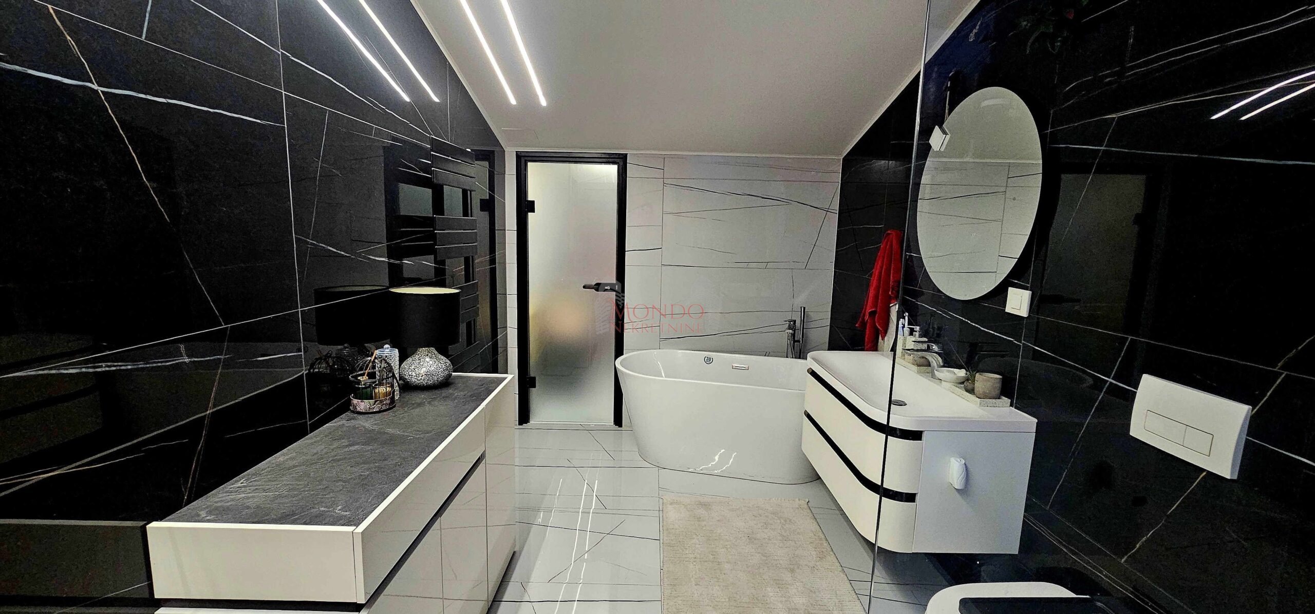 Lux  4.0 soban, 132 m2 + 46 m2, Pantelej