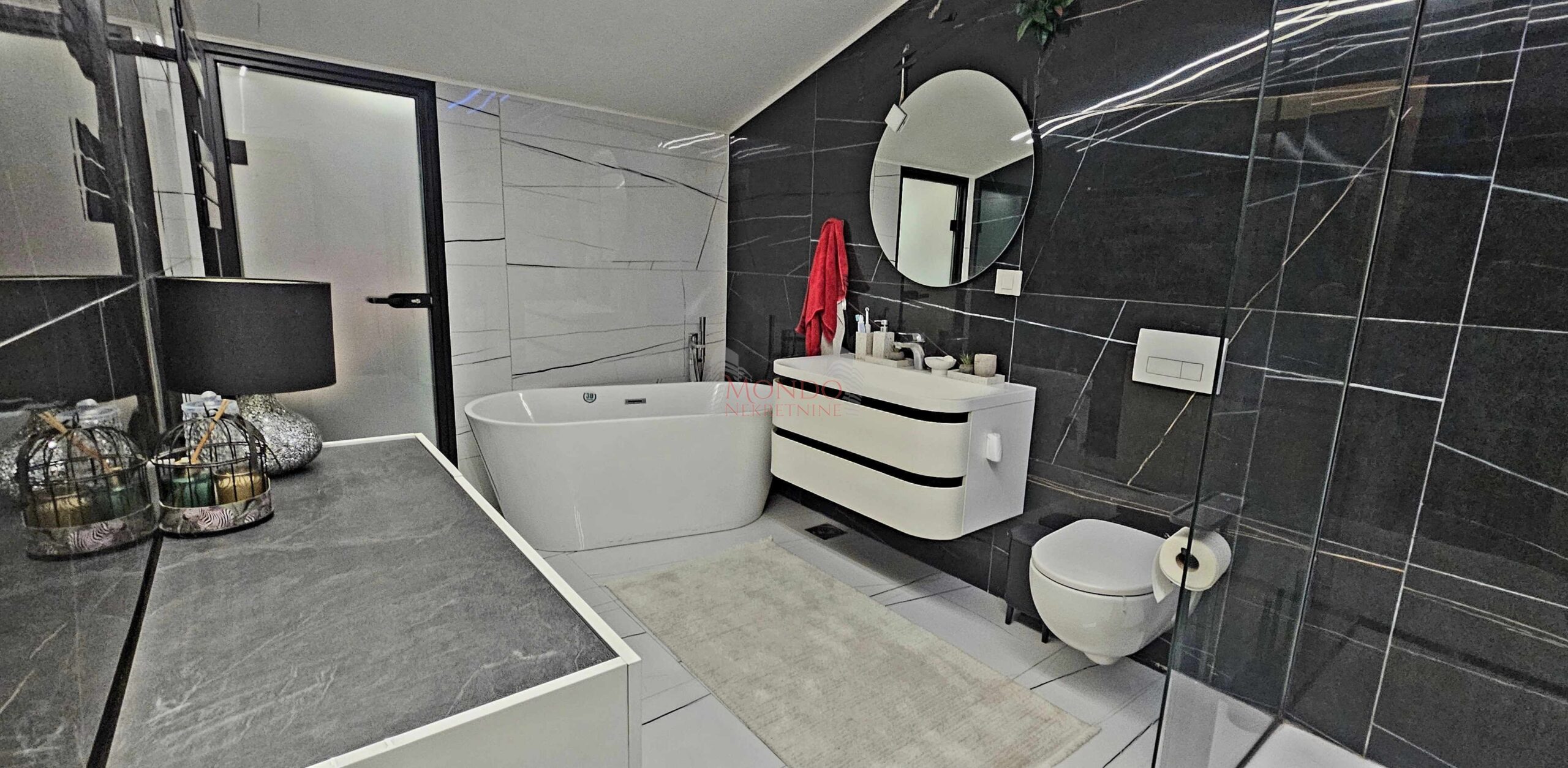 Lux  4.0 soban, 132 m2 + 46 m2, Pantelej
