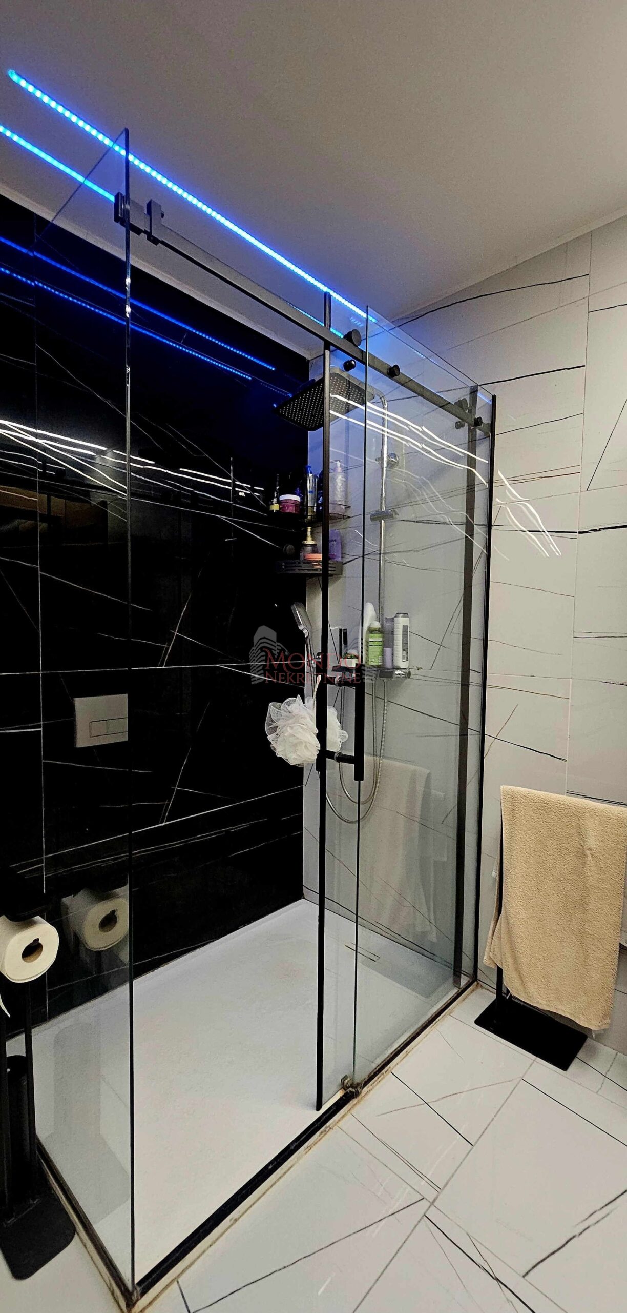 Lux  4.0 soban, 132 m2 + 46 m2, Pantelej