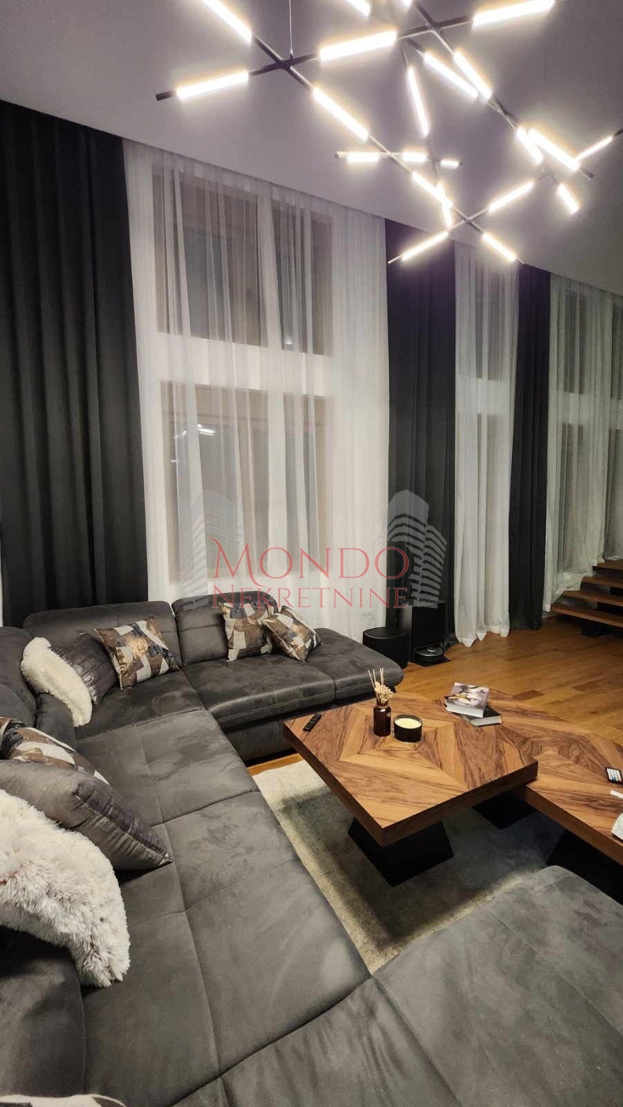 Lux  4.0 soban, 132 m2 + 46 m2, Pantelej