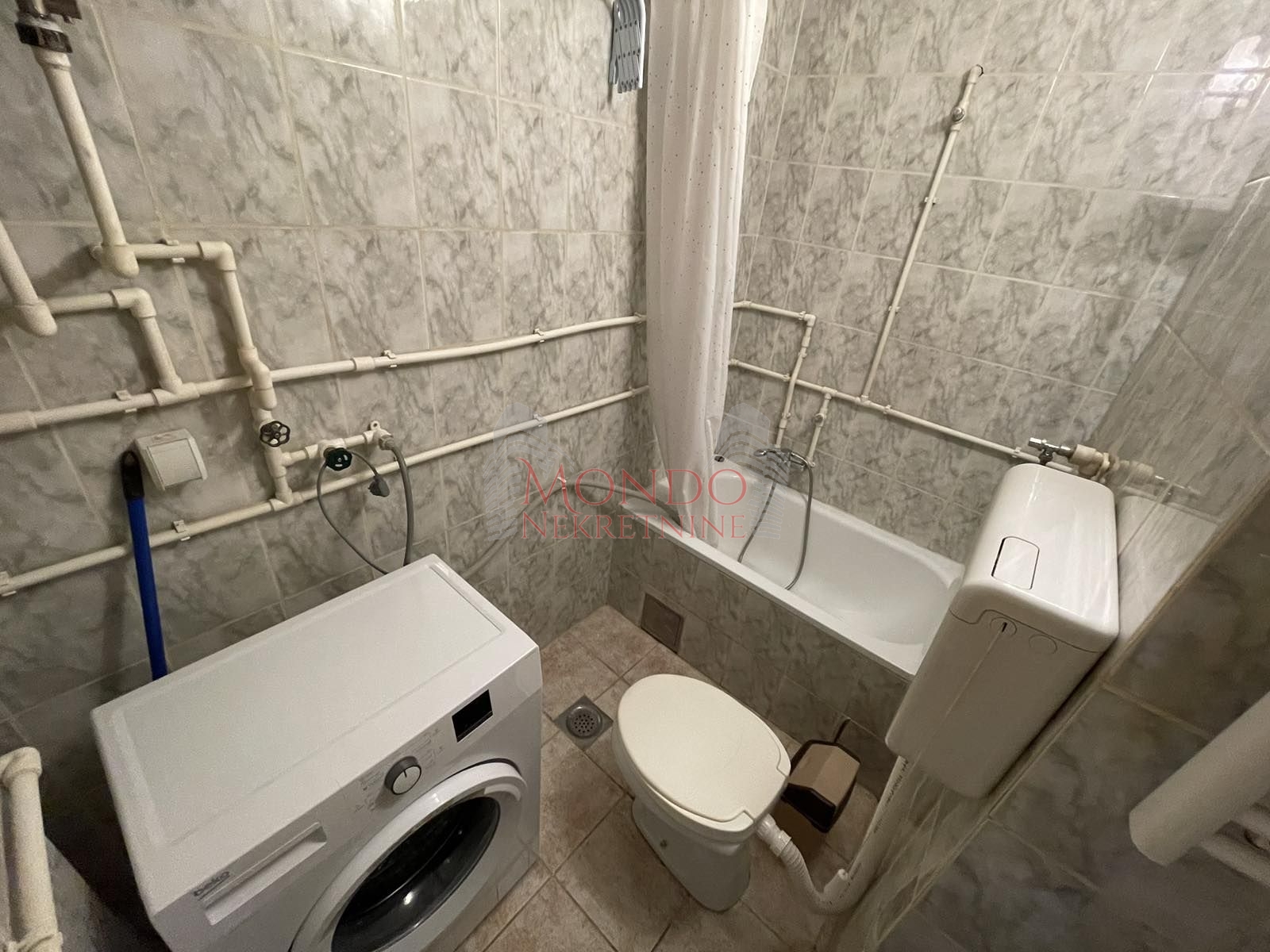 Jednoiposoban stan na Bulevaru Nemanjića, cg, Niš