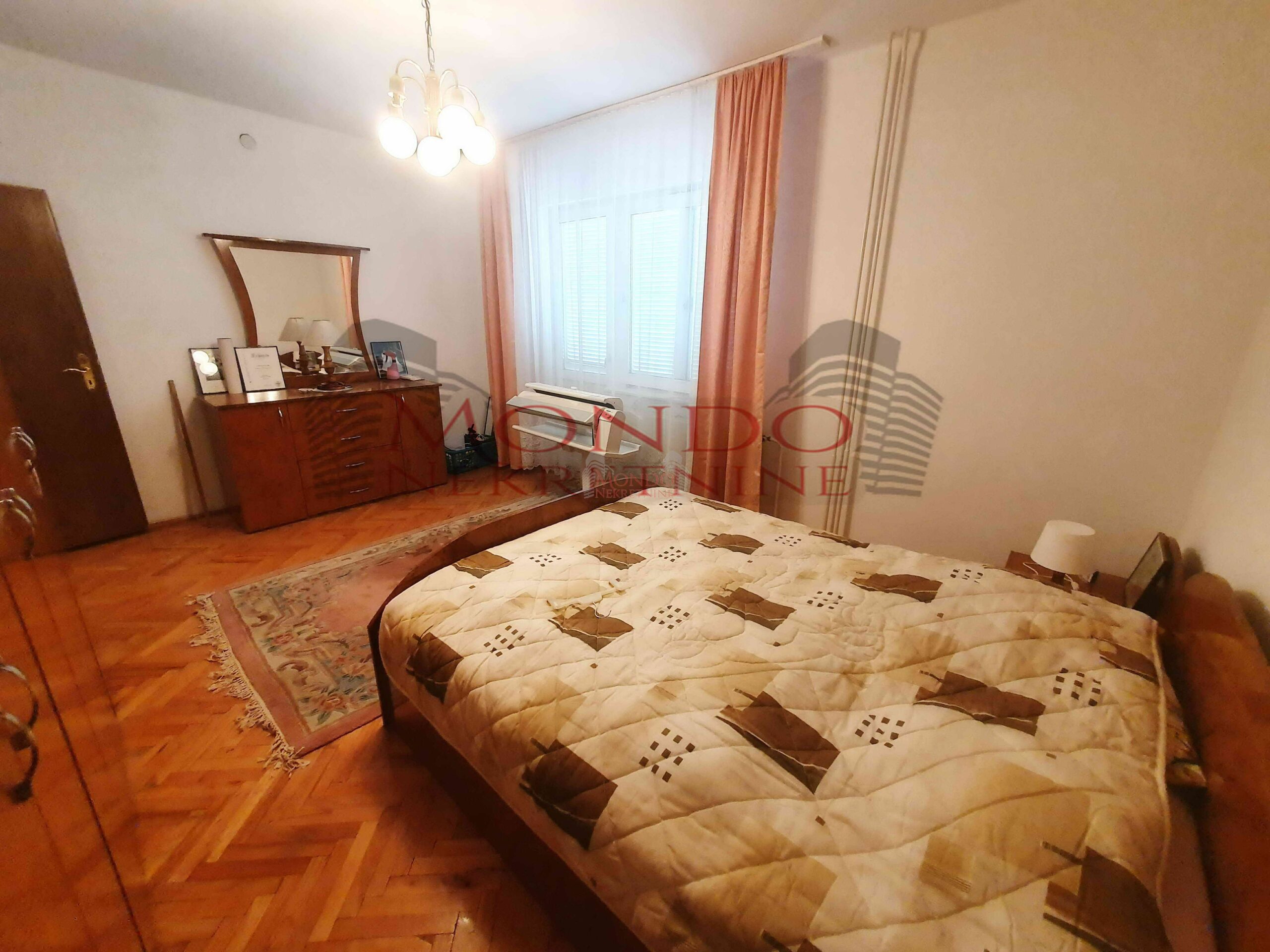 Prodaja kuće u okolini Niša, 450m2, plac 10 ari