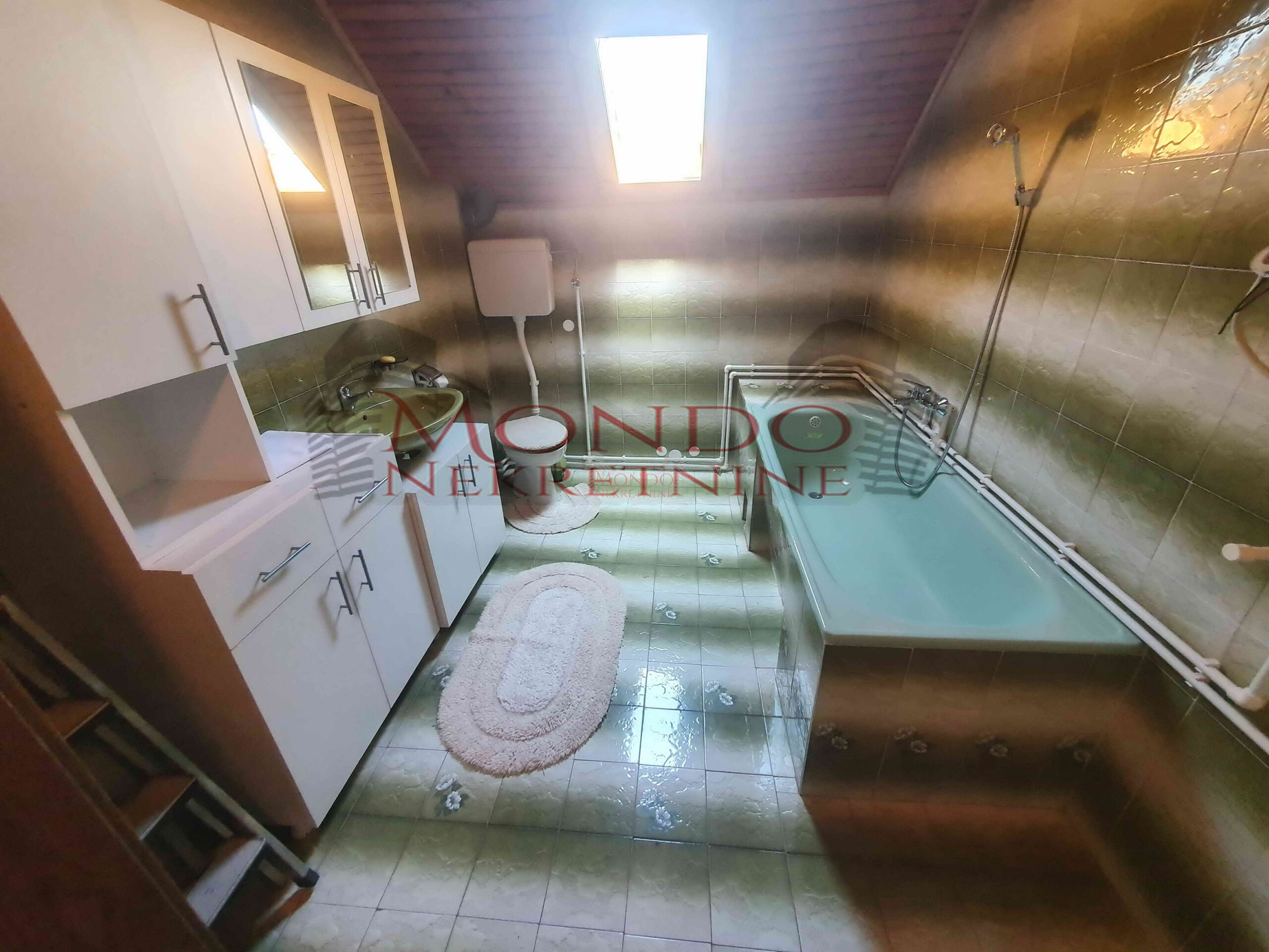 Prodaja kuće u okolini Niša, 450m2, plac 10 ari